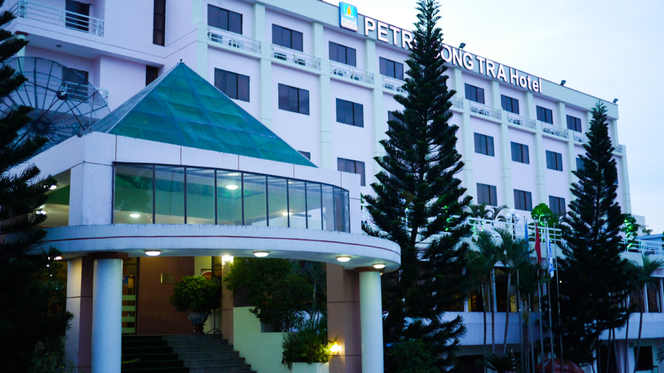 The Song Tra Hotel, Quang Ngai, in 2012. The incomplete death-trap of the 90s has had a major renovation.